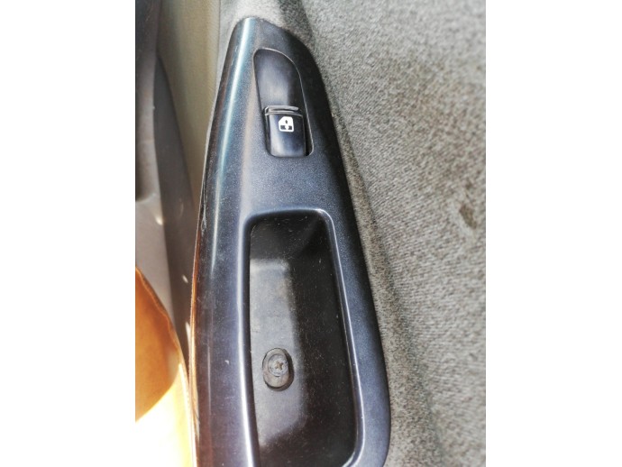 Buton geam electric dreapta spate Daewoo Nubira 1.6benz OEM 2000-2002