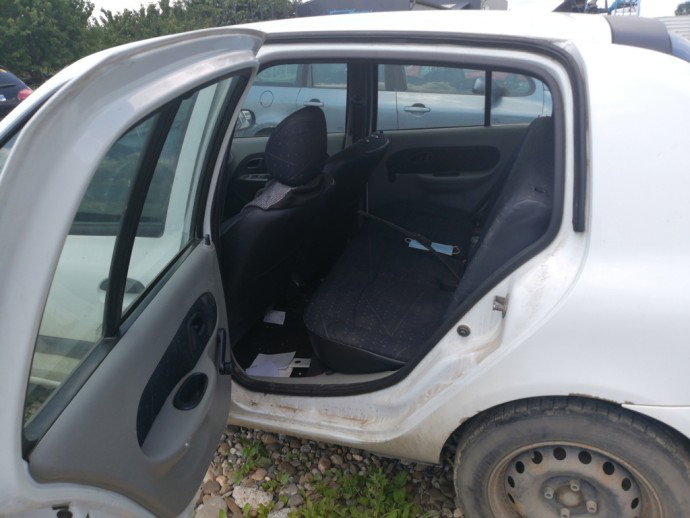 Cheder usa stanga spate Renault Clio 2 1.2 D4F OEM 1998-2004