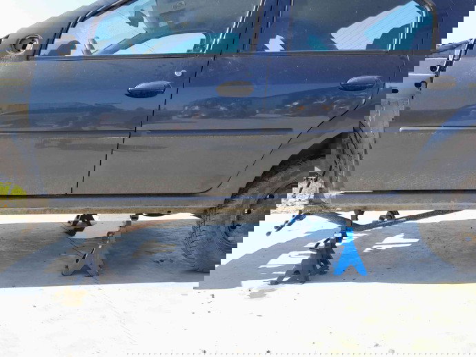 Prag lateral stanga  Dacia Logan (LS) [Fabr 2004-2012] OEM