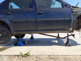 Prag lateral dreapta Dacia Logan (LS) [Fabr 2004-2012] OEM