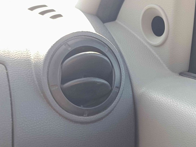 Grila aerisire dreapta  Dacia Logan (LS) [Fabr 2004-2012] OEM 1.5 K9K-K7 
