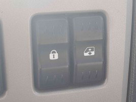 Buton usa dreapta fata  Dacia Logan (LS) [Fabr 2004-2012] OEM 1.5 K9K-K7 