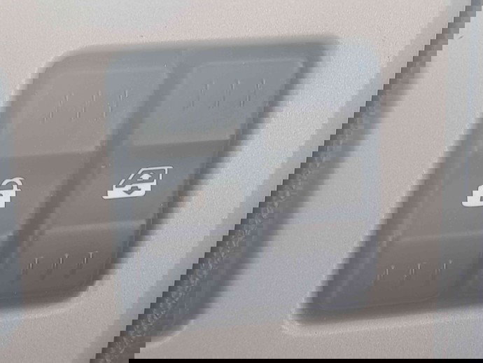 Buton usa dreapta fata  Dacia Logan (LS) [Fabr 2004-2012] OEM 1.5 K9K-K7 