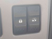 Buton usa dreapta fata  Dacia Logan (LS) [Fabr 2004-2012] OEM 1.5 K9K-K7 