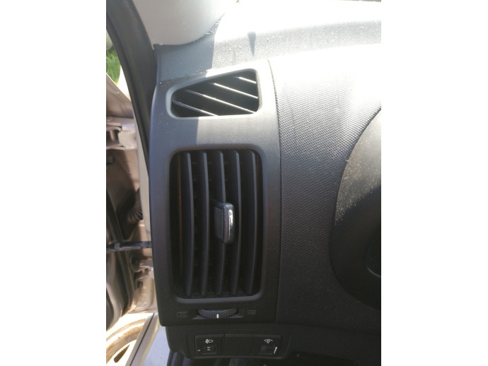 Grila aerisire stanga Hyundai i30 1.6 R89A OEM 2007-2012