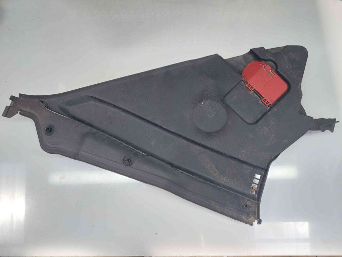 Grila stergator parbriz-dreapta 120 KW / 163 CP Bmw 3 (F30) [Fabr 2012-2017] 7258180 2.0 D N47