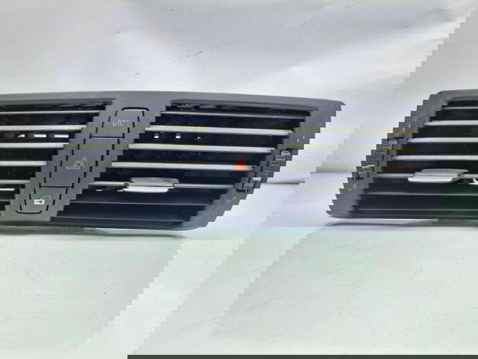  Grila aerisire centrala Bmw 1 (E81, E87) [Fabr 2004-2010] 7059189