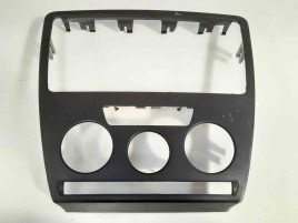Ornament bord  Skoda Octavia 2 (1Z3) [Fabr 2004-2013] 1Z0858069