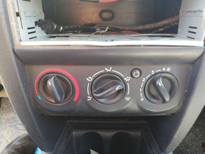 Panou comanda clima Renault Clio 2 1.2 D4F OEM 1998-200