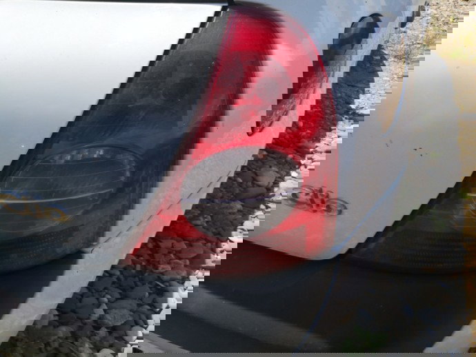 Stop dreapta aripa Renault Clio 2 1.2 D4F OEM 1998-2004