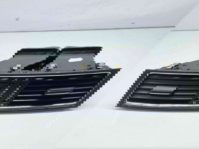  Grila aerisire centrala Skoda Superb II (3T4) [Fabr 2008-2015] 3T0320951A