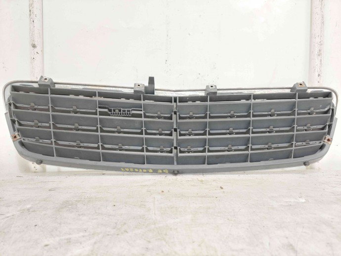 Grila capota   Mercedes Clasa C (W203) [Fabr 2000-2007] A2038800123