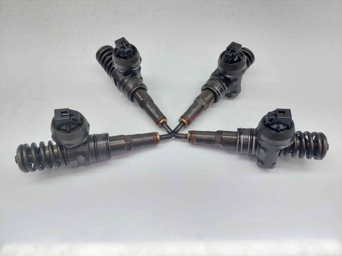 Injector   Skoda Octavia 2 (1Z3) [Fabr 2004-2013] 038130073AG 2.0 