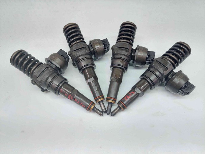 Injector   Skoda Octavia 2 (1Z3) [Fabr 2004-2013] 038130073AG 2.0 