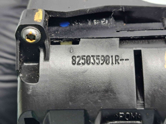 Broasca usa stanga spate Renault Megane 3 Combi [Fabr 2008-2015] 825035901R