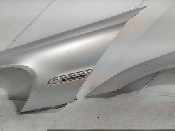 Aripa stanga fata Mercedes Clasa C (W203) [Fabr 2000-2007] BRILIANT SILVER744