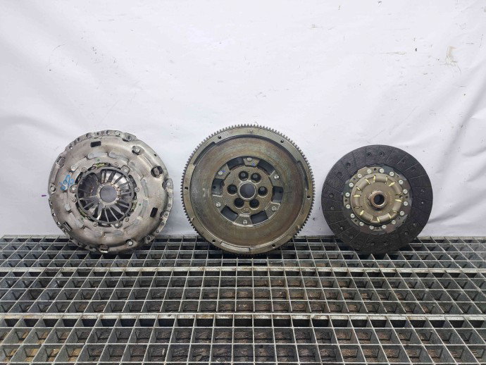 Kit ambreiaj volanta masa dubla Skoda Superb II (3T4) [Fabr 2008-2015] 324035510 2.0 TDI CFFB 103KW / 140CP  