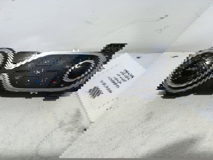 Panou clima Dacia Logan 2 0.9 TCE 275102284R 2012-2020