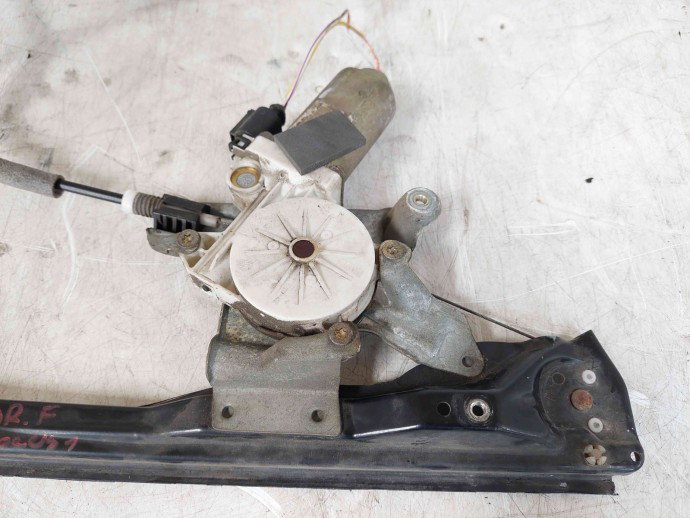 Macara electrica geam dreapta fata Ford Focus 1 [Fabr 1998-2005] D2R5A-XS41-23200