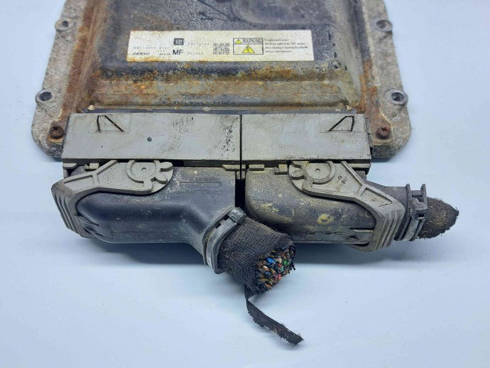 Calculator motor ECU Opel Zafira B (A05) [Fabr 2006-2011] 98113173  
