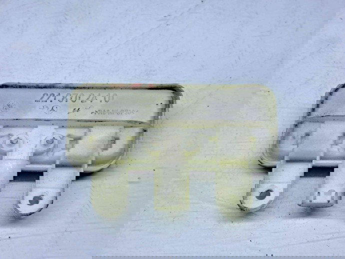  Buton deschidere portbagaj Mercedes Clasa E (W207) Coupe [Fabr 2009-2012] 2218708410