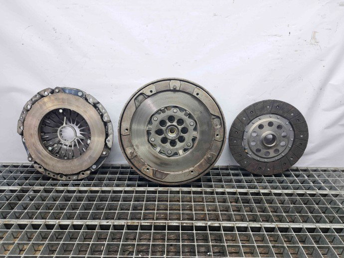 Kit ambreiaj volanta masa dubla Bmw 3 (E90) [Fabr 2005-2011] IDP120648A-179 2.0 N47D20C 135KW / 184CP  