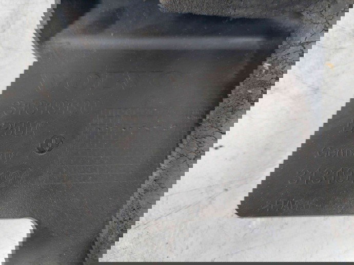 Capac motor Volvo S40 II (MS) [Fabr 2004-2012] 31391990 / 31391991 2.0 D5204T