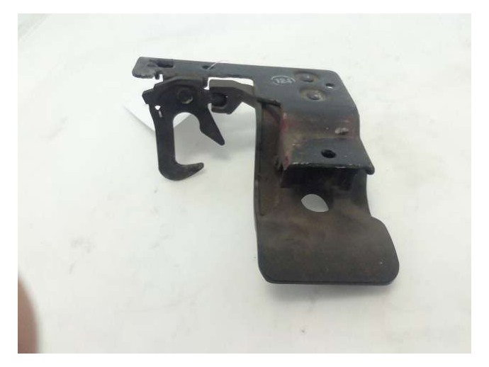 Broasca capota AUDI A3 BKD 2006 8P0823480