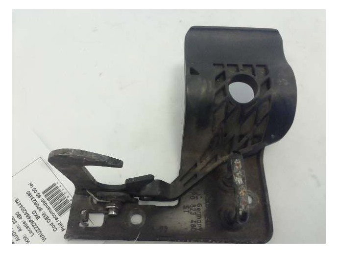 Broasca capota AUDI A3 BKD 2006 8P0823480