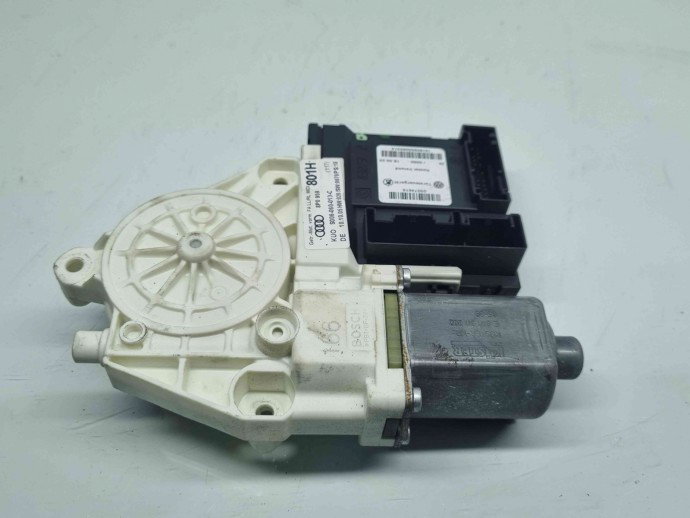 Motoras geam dreapta fata Audi A3 (8P1) [Fabr 2003-2012] 8P0959801H