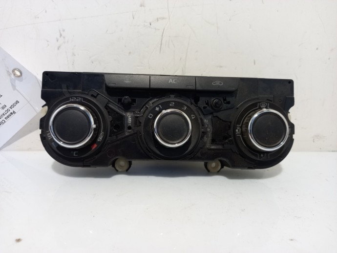 Panou clima Skoda Octavia 2 Facelift 1.9 BXE 3T0820047H 2004-2012