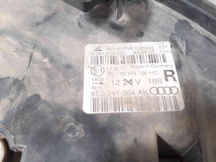 Far dreapta Audi A4 (8EC, B7) [Fabr 2004-2008] 8E0941004AK