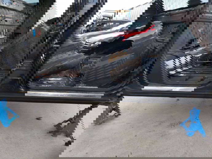 Prag lateral dreapta Nissan Navara (D40) [Fabr 2005-2014] GN0