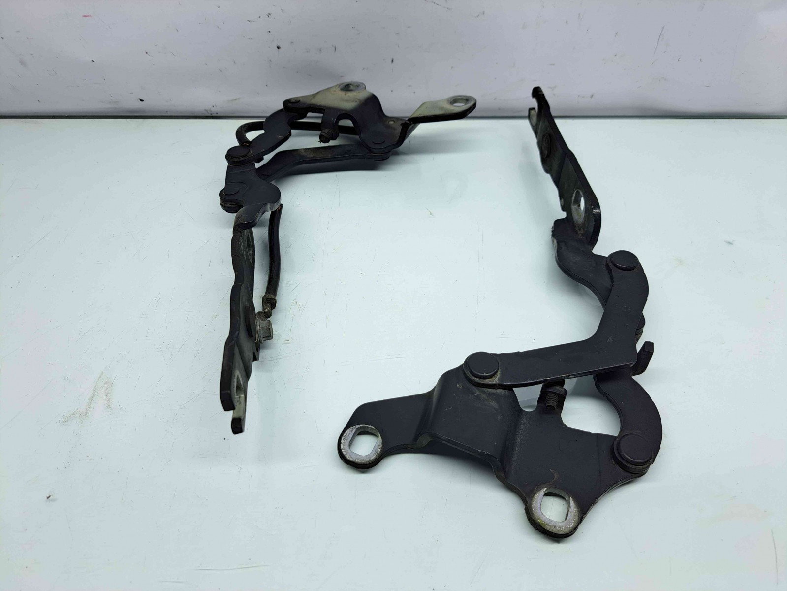 Set balamale capota Bmw 1 (E81, E87) [Fabr 2004-2010] 7060560 / 7060559 - imagine 2