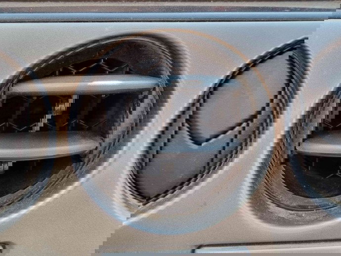  Grila aerisire centrala MAZDA 6 Hatchback (GG) [Fabr 2002-2008] OEM