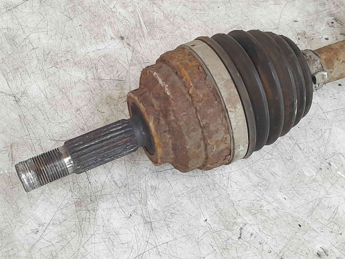 Planetara dreapta fata Renault Symbol 2 [Fabr 2008-2012] 8200571881 1.4 MPI K7J 70