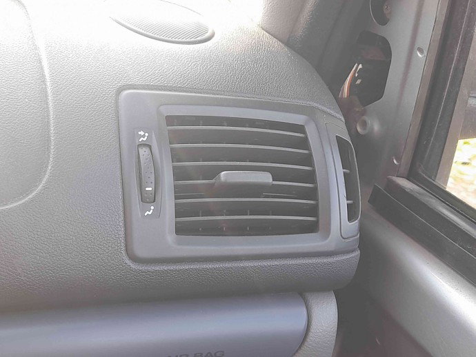 Grila aerisire dreapta Renault Symbol 2 [Fabr 2008-2012] OEM