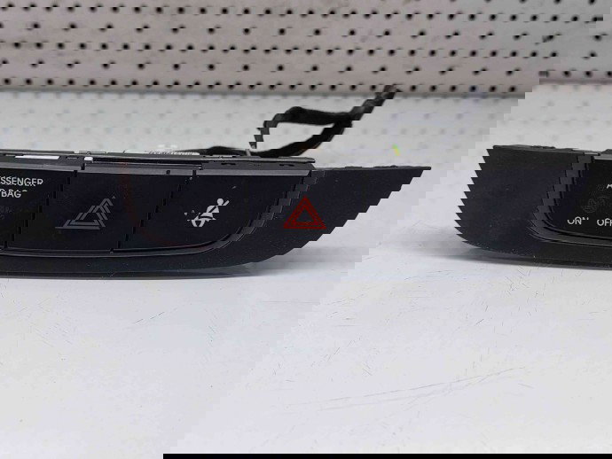  Buton avarii Hyundai ix35 (LM) [Fabr 2010-2017] 84740-2S350TJN