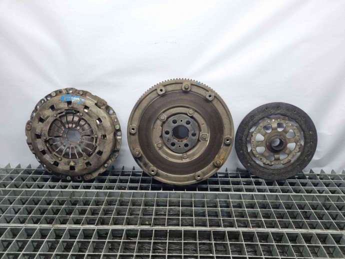 Kit ambreiaj volanta masa dubla Bmw 1 (E81, E87) [Fabr 2004-2010] 7526267 1.6 Benz N45B1A 85KW / 115CP  