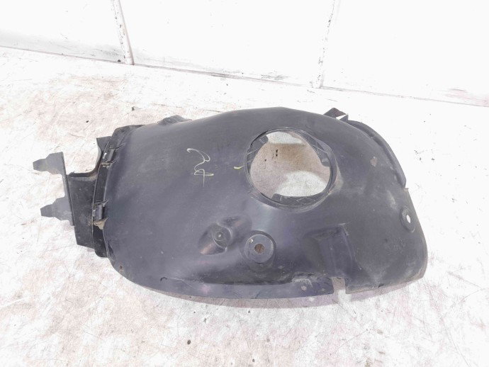 Carenaj roata stanga fata Renault Megane 2 [Fabr 2002-2008] 8200415285