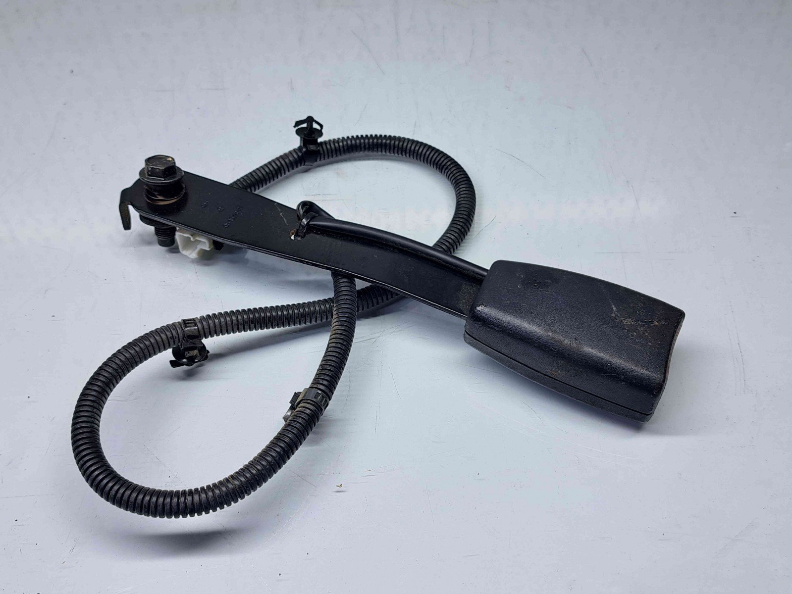 Capsa centura dreapta fata Hyundai Santa Fe 2 (CM) [Fabr 2005-2012] OEM - imagine 1