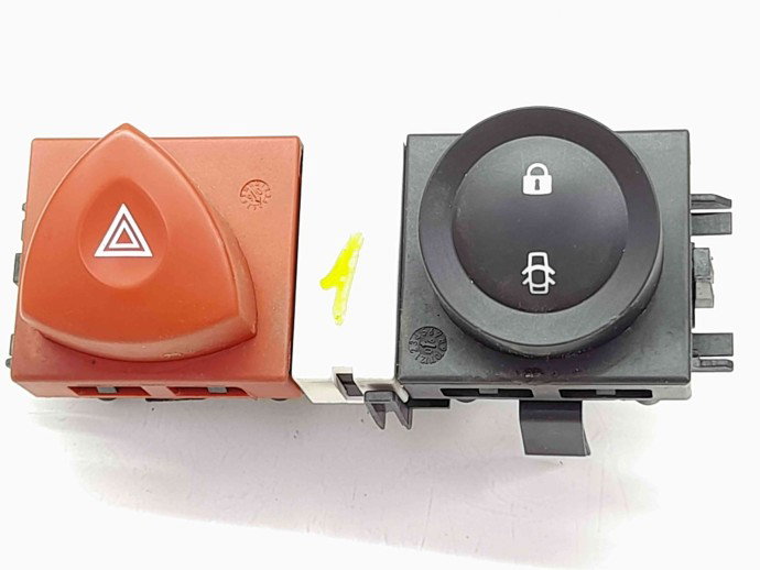 Buton avarii Renault Megane 2 [Fabr 2002-2008] 8200407415