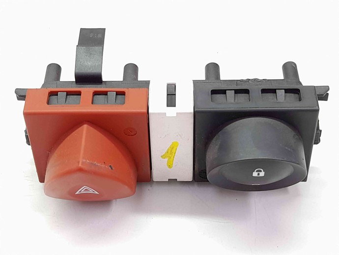 Buton avarii Renault Megane 2 [Fabr 2002-2008] 8200407415