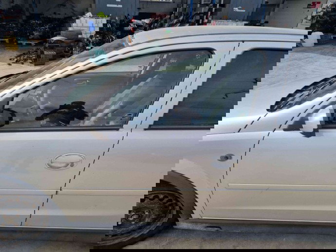 Usa stanga fata Opel Corsa C (F08, F68) [Fabr 2000-2005] 2AU