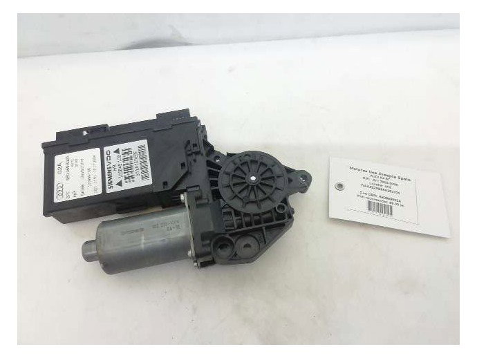MOTORAS USA DREAPTA SPATE AUDI A4 B7 2.0 DIESE 2002-2009 8E0959802A