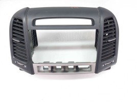 Grila aerisire centrala Hyundai Santa Fe 2 (CM) [Fabr 2005-2012] 97410-2B900 / 97420-2B900