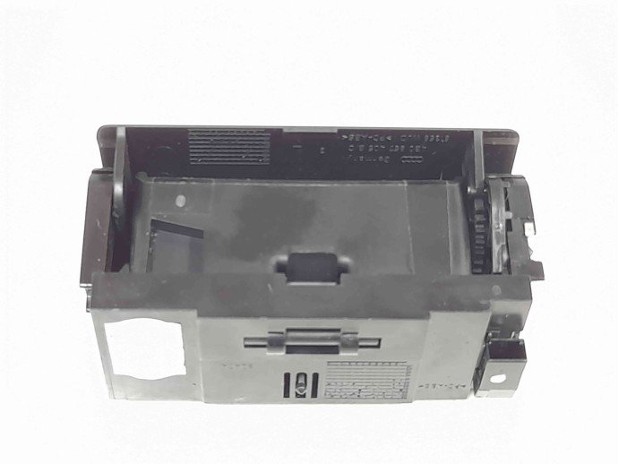 Scrumiera usa stanga spate Audi A6 facelift (4F2, C6) [Fabr 2004-2010] 4B0857405B