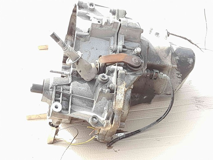 Cutie viteze manuala 5 trepte Renault Symbol 2 / Thalia 8200640197 1.2 16V D4F