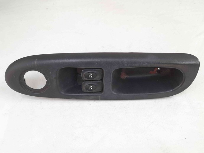 Butoane comanda geamuri sofer Renault Symbol 2 / Thalia [Fabr 2008-2012] 8200507734