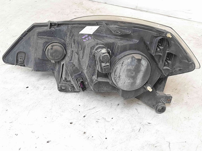 Far dreapta Renault Symbol 2 / Thalia [Fabr 2008-2012] 8200700030